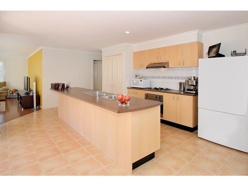 8 Paula Way, Chirnside Park VIC 3116