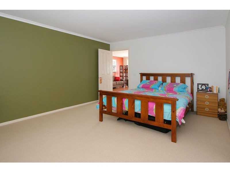 8 Paula Way, Chirnside Park VIC 3116