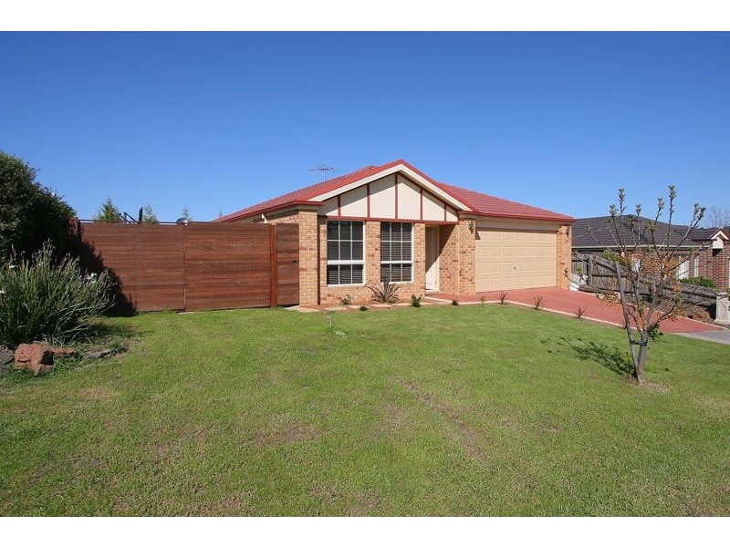 8 Paula Way, Chirnside Park VIC 3116