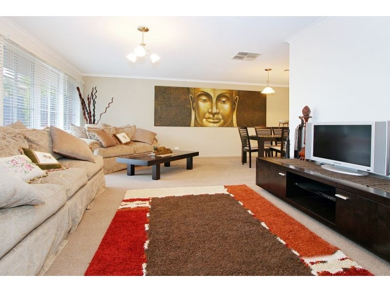 13 Great Oak Court, Mooroolbark VIC 3138