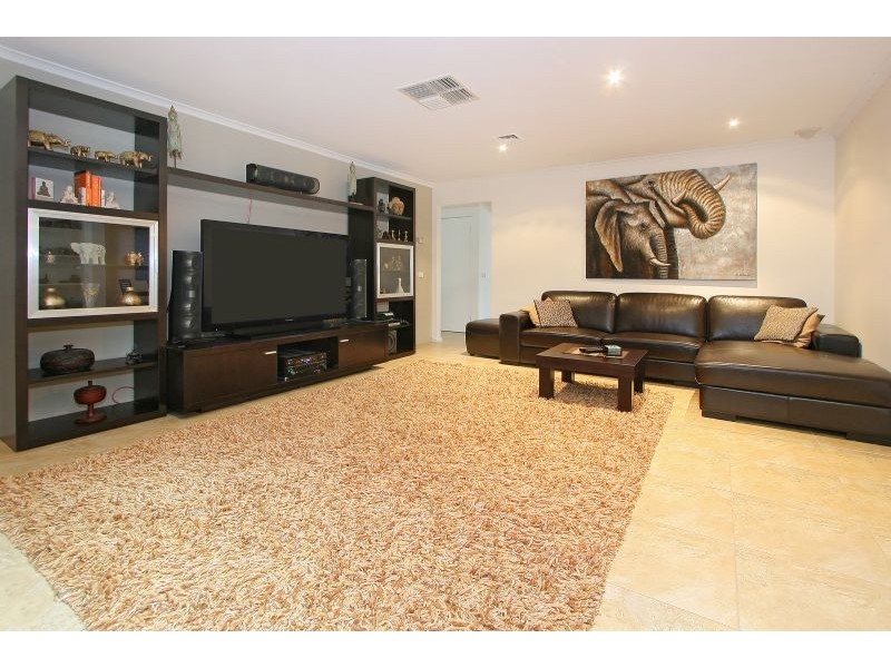 13 Great Oak Court, Mooroolbark VIC 3138