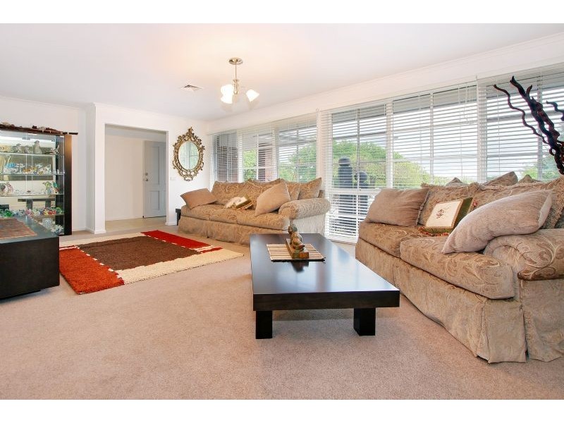 13 Great Oak Court, Mooroolbark VIC 3138