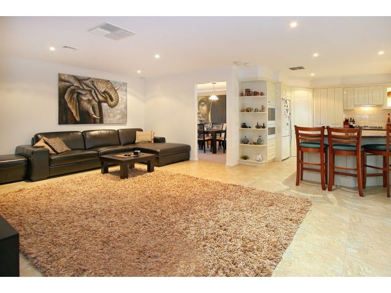 13 Great Oak Court, Mooroolbark VIC 3138