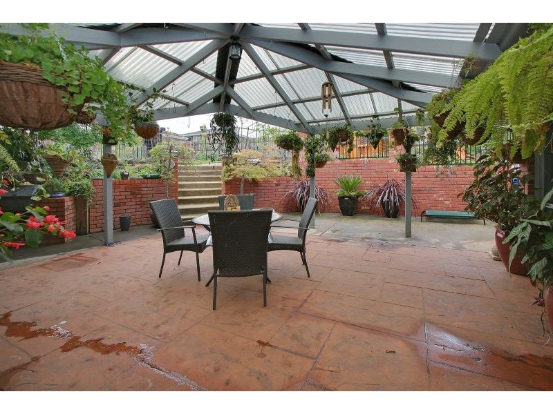 13 Great Oak Court, Mooroolbark VIC 3138