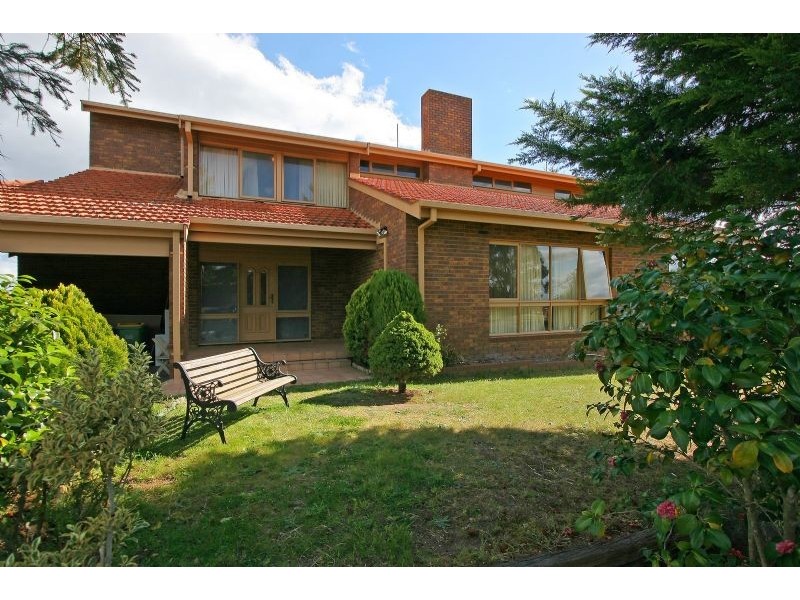 2 Wainewright, Mooroolbark VIC 3138