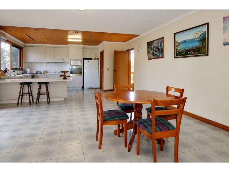 2 Wainewright, Mooroolbark VIC 3138