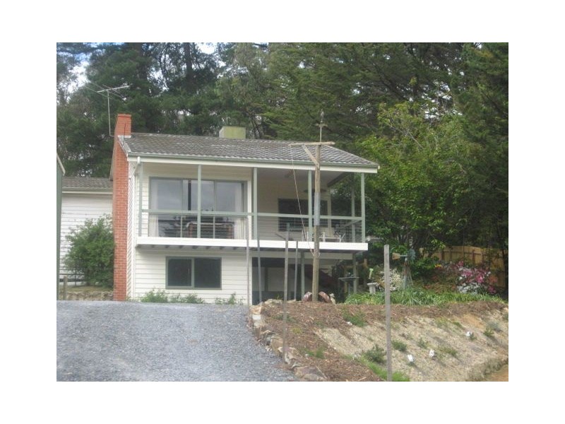 24 Aqueduct Ave, Mount Evelyn VIC 3796