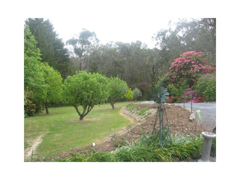 24 Aqueduct Ave, Mount Evelyn VIC 3796