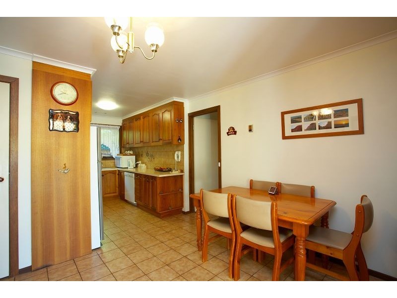 42 Landscape Drive, Mooroolbark VIC 3138