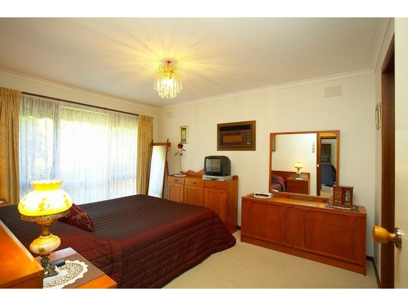 42 Landscape Drive, Mooroolbark VIC 3138