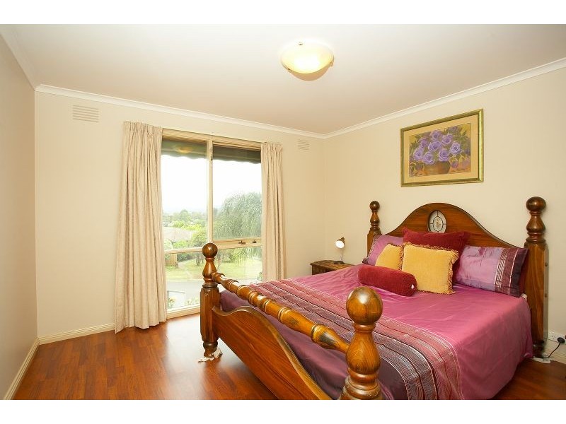 27 Landscape Drive, Mooroolbark VIC 3138