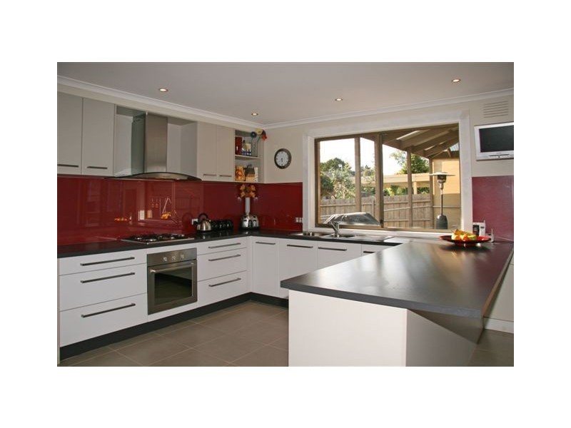 50 Savanna Drive, Mooroolbark VIC 3138