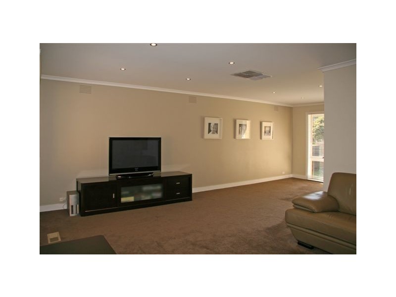 50 Savanna Drive, Mooroolbark VIC 3138