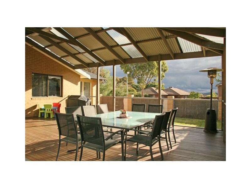 50 Savanna Drive, Mooroolbark VIC 3138