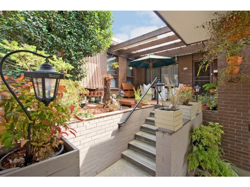 16 Rolling Hills Rd, Chirnside Park VIC 3116