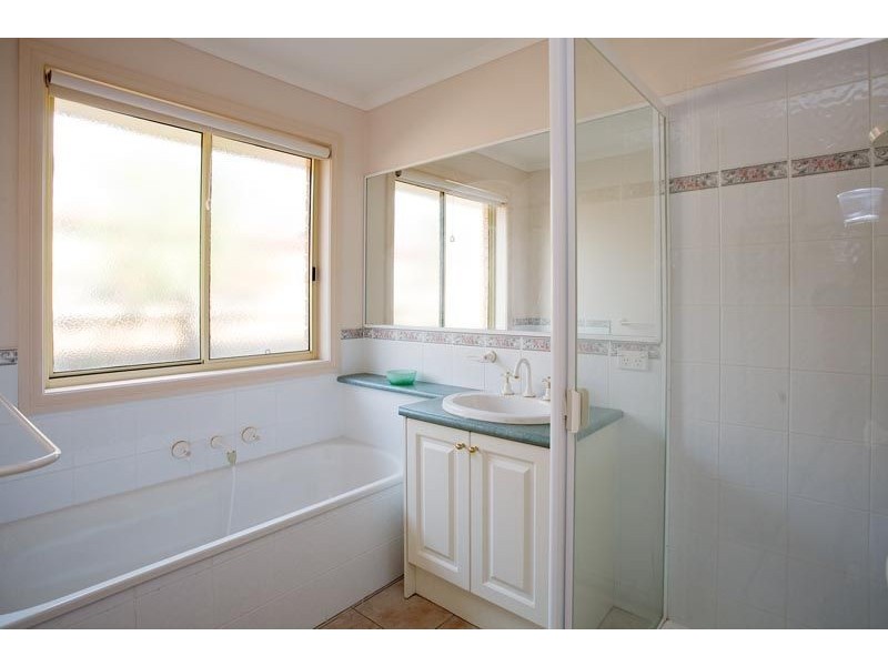 51 Regency Rise, Chirnside Park VIC 3116