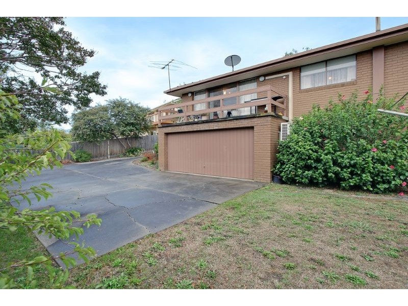 26 Crown Point Ridge, Chirnside Park VIC 3116