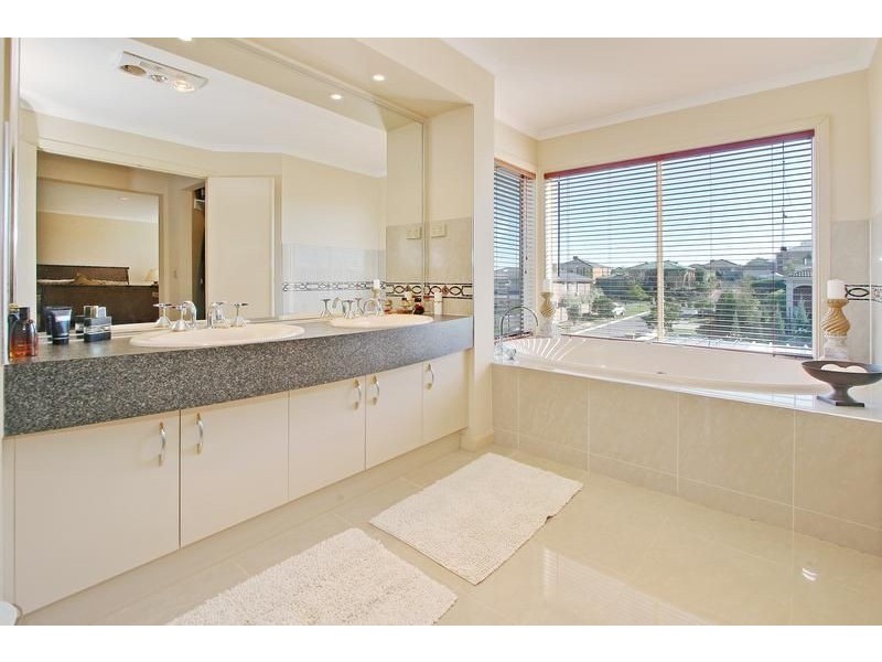 79 Regency Rise, Chirnside Park VIC 3116