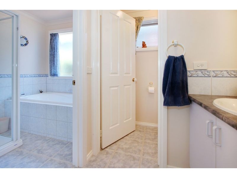 23 Meadowbank Avenue, Chirnside Park VIC 3116