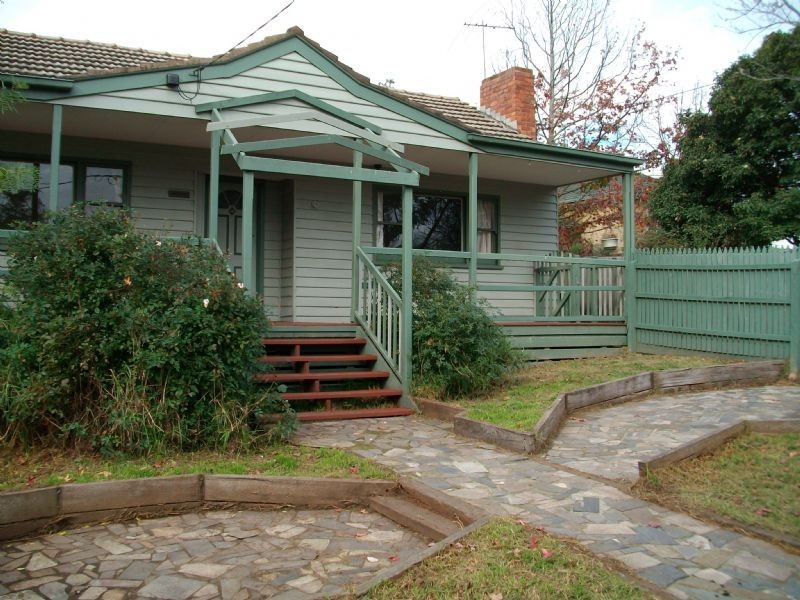 19 Queen Road, Lilydale VIC 3140