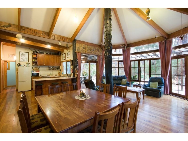 25 Bailey Grove, Wandin North VIC 3139