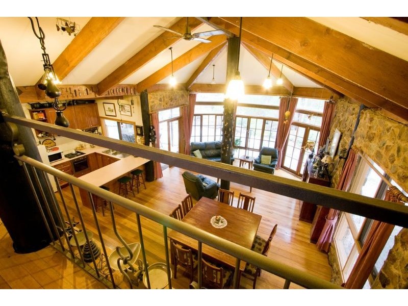 25 Bailey Grove, Wandin North VIC 3139