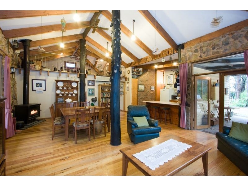 25 Bailey Grove, Wandin North VIC 3139