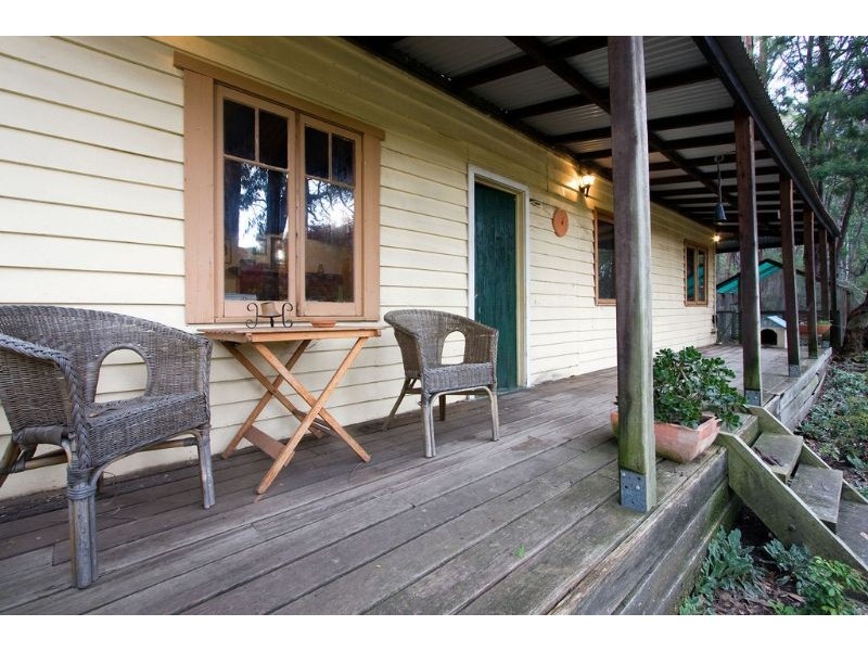 25 Bailey Grove, Wandin North VIC 3139