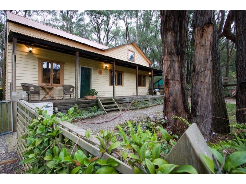 25 Bailey Grove, Wandin North VIC 3139