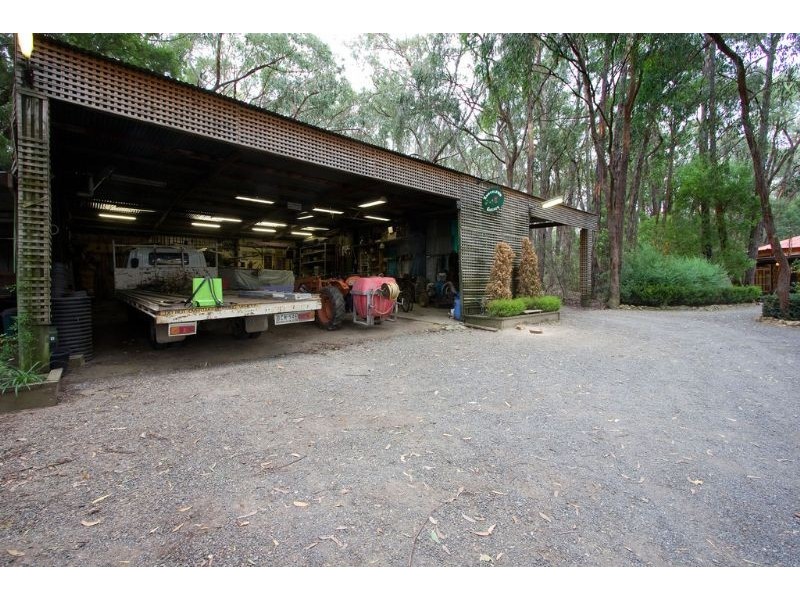 25 Bailey Grove, Wandin North VIC 3139