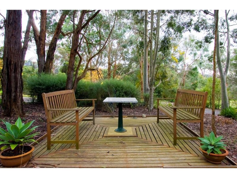 25 Bailey Grove, Wandin North VIC 3139