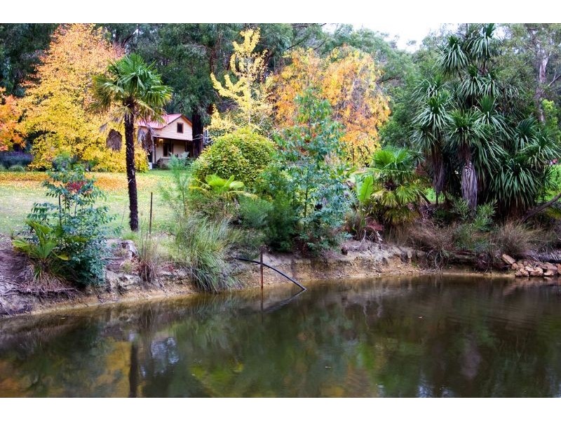 25 Bailey Grove, Wandin North VIC 3139