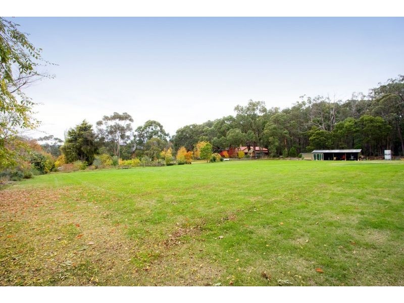 25 Bailey Grove, Wandin North VIC 3139