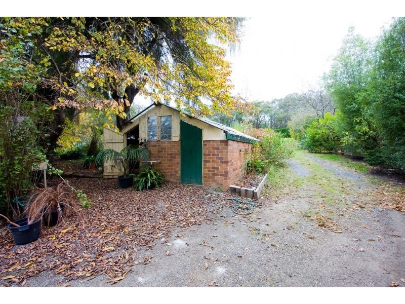 25 Bailey Grove, Wandin North VIC 3139