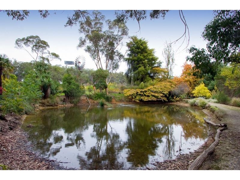 25 Bailey Grove, Wandin North VIC 3139