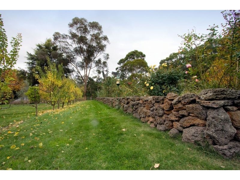 25 Bailey Grove, Wandin North VIC 3139