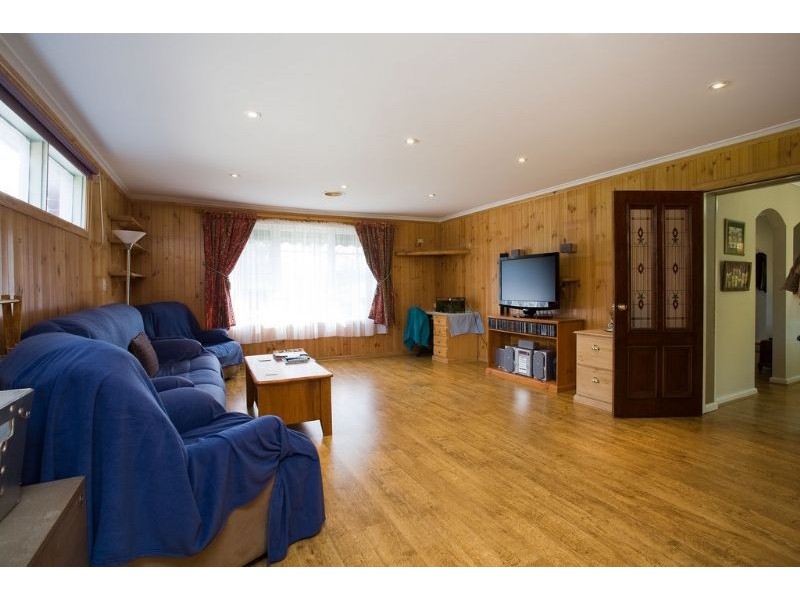 46 Blackburn Road, Mooroolbark VIC 3138