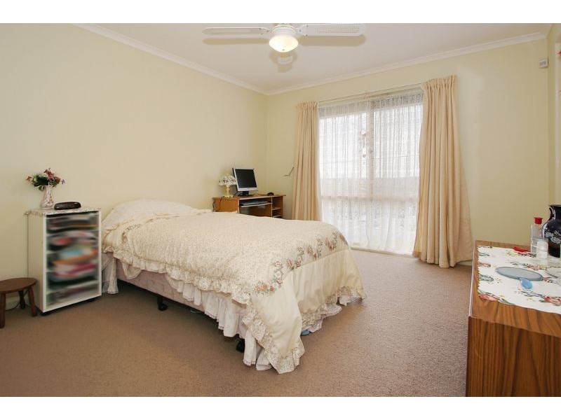 1/12 Edward Road, Chirnside Park VIC 3116