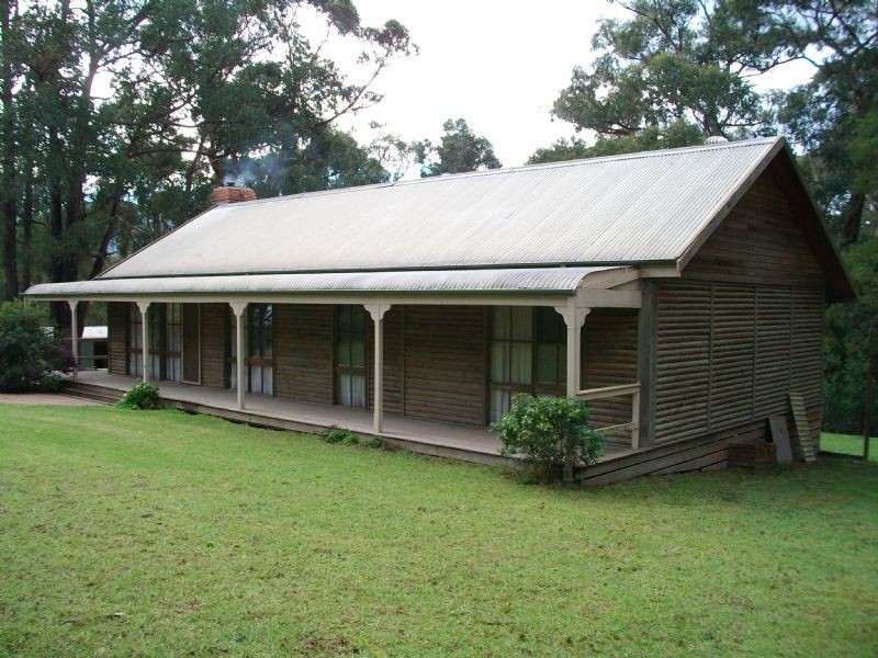 135 Glenview Road, Launching Place VIC 3139