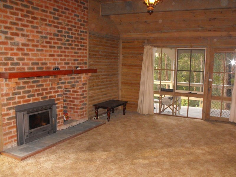 135 Glenview Road, Launching Place VIC 3139