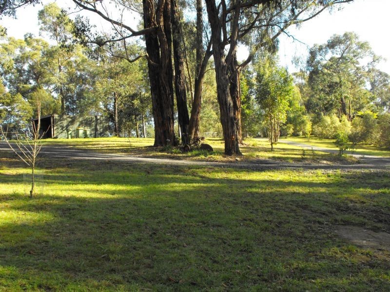 135 Glenview Road, Launching Place VIC 3139