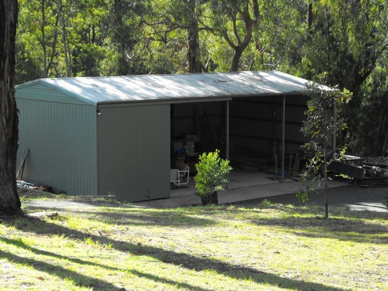135 Glenview Road, Launching Place VIC 3139