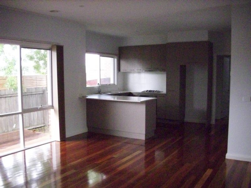 2/10 Deschamps Street, Lilydale VIC 3140