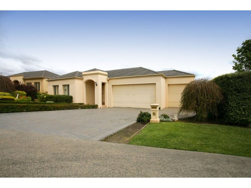 23 St John Circle, Chirnside Park VIC 3116