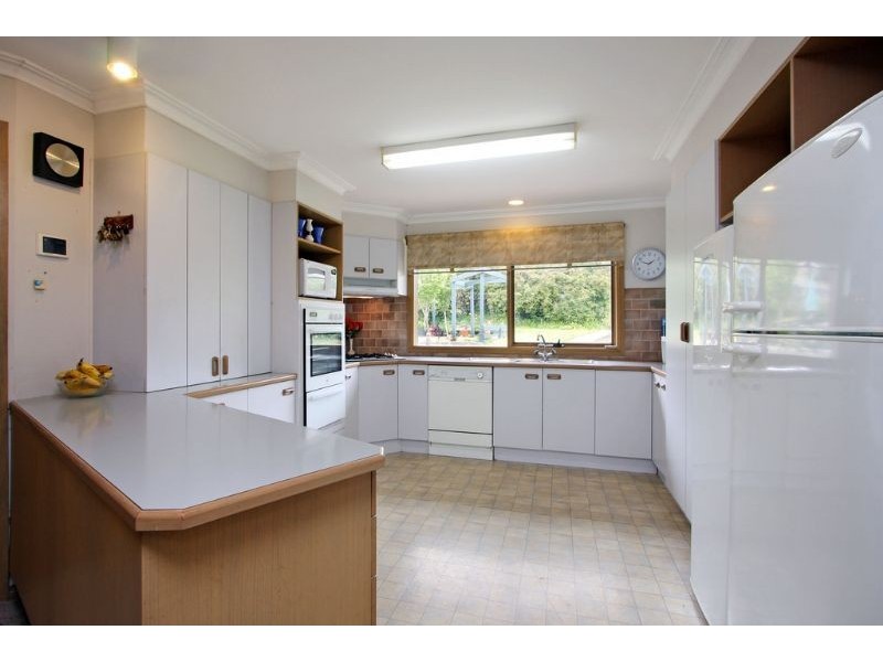 18 Bailey Grove, Wandin North VIC 3139