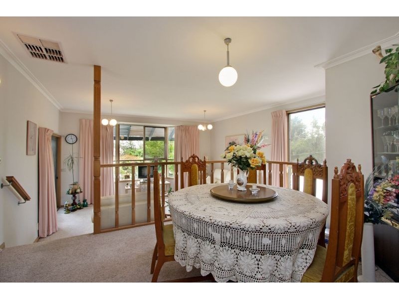 18 Bailey Grove, Wandin North VIC 3139
