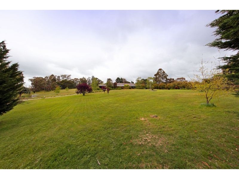18 Bailey Grove, Wandin North VIC 3139