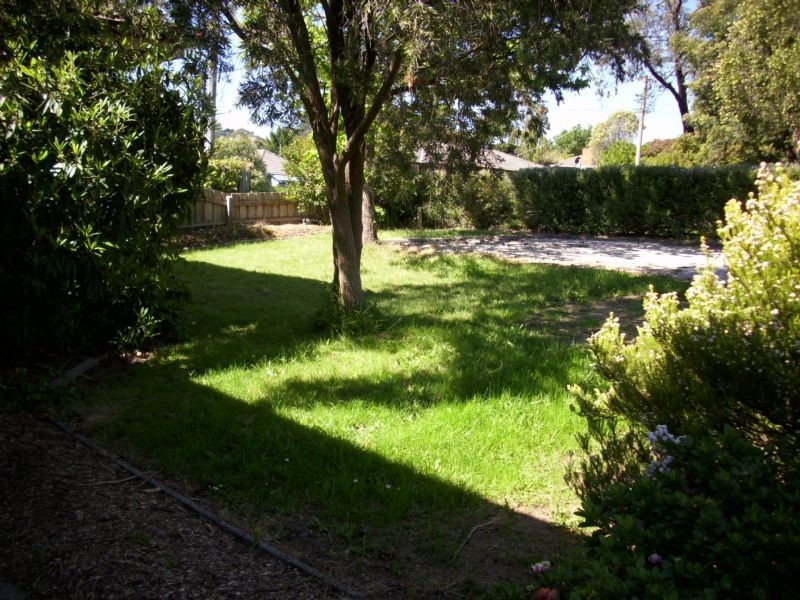 27 Balmoral Street, Kilsyth VIC 3137