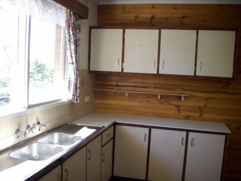 27 Balmoral Street, Kilsyth VIC 3137