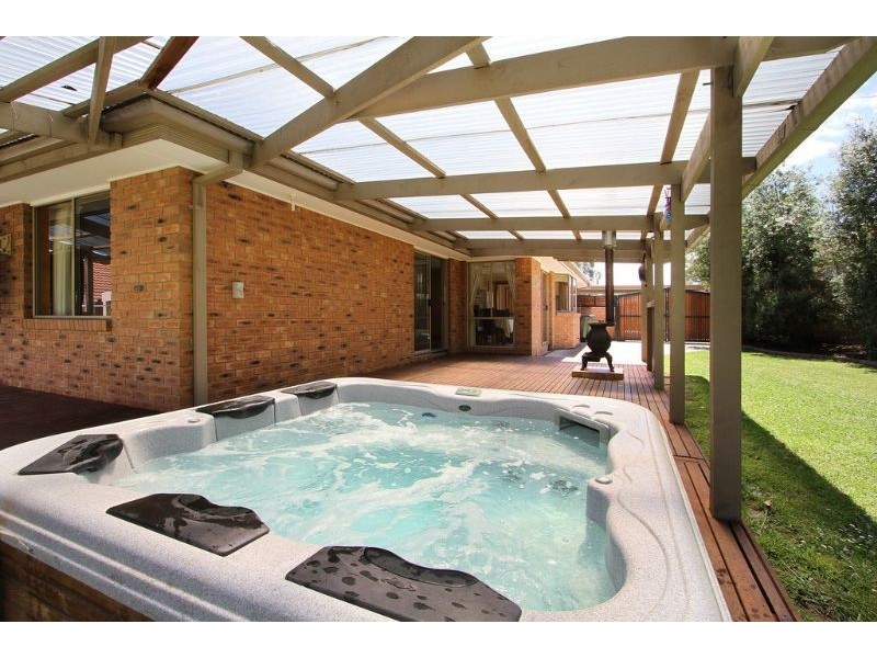 19 Day Crescent, Bayswater North VIC 3153